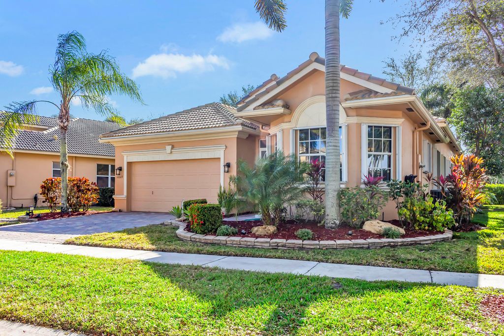 10069 Mizner Falls Way, Boynton Beach, FL 33437