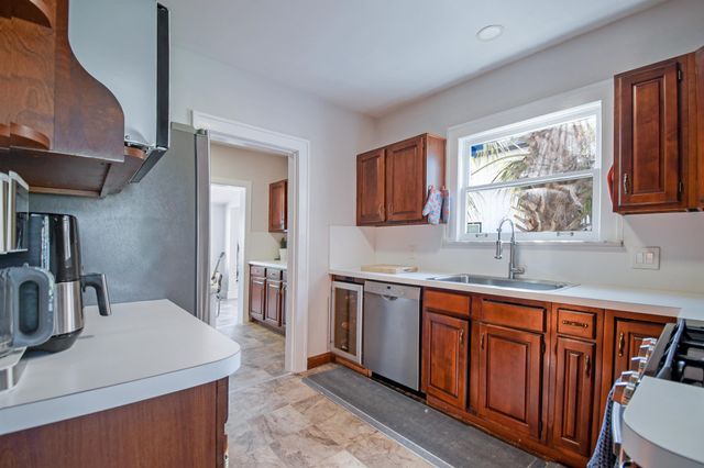 107 Arpieka Ave, St Augustine, FL 32080