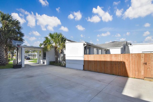 107 Arpieka Ave, St Augustine, FL 32080