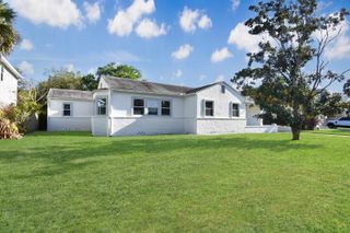 107 Arpieka Ave, St Augustine, FL 32080