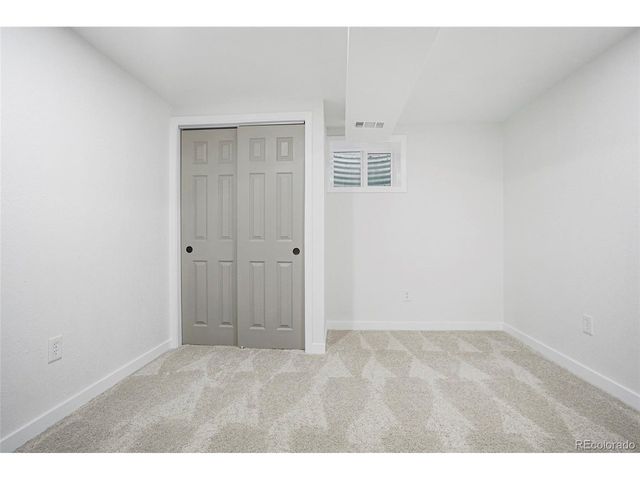 1828 Stratford Ln, Longmont, CO 80503