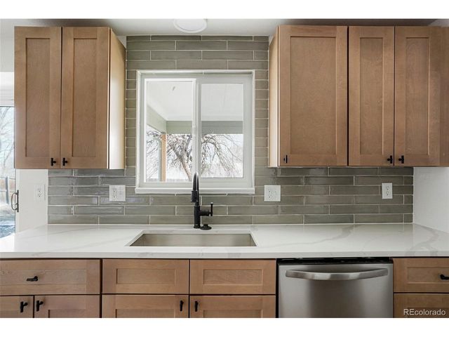 1828 Stratford Ln, Longmont, CO 80503