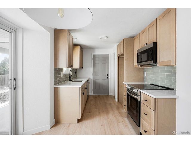 1828 Stratford Ln, Longmont, CO 80503