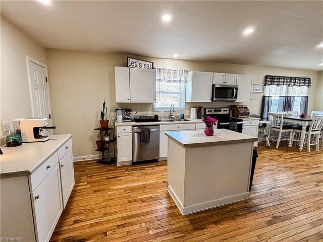 187 Eaton Street, Mount Airy, NC 27030