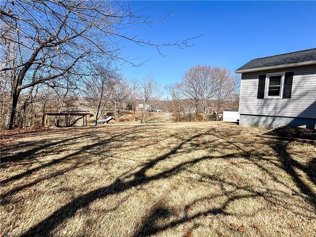 187 Eaton Street, Mount Airy, NC 27030