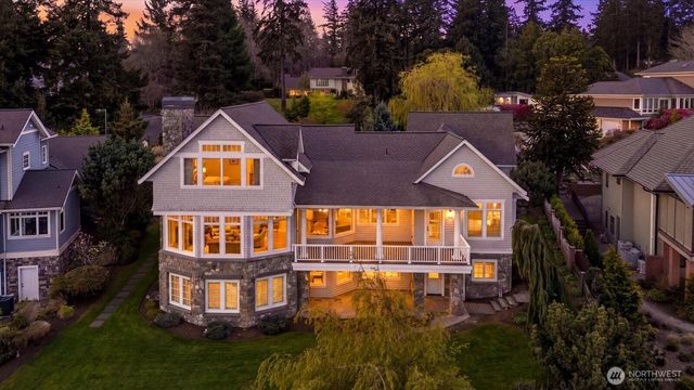 32 Shorewood Drive, Bellingham, WA 98225