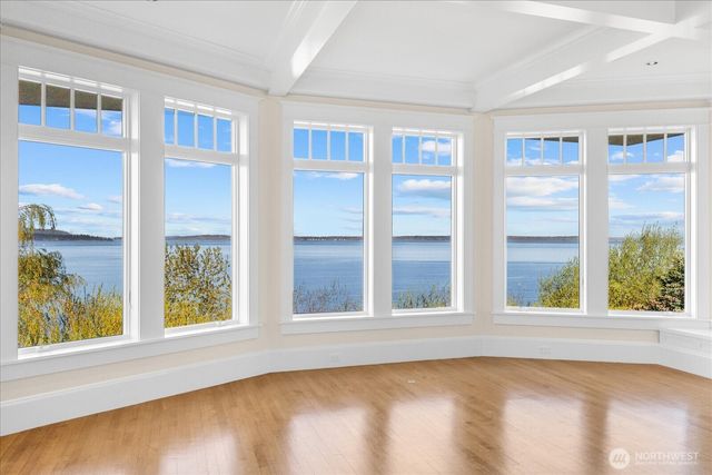 32 Shorewood Drive, Bellingham, WA 98225