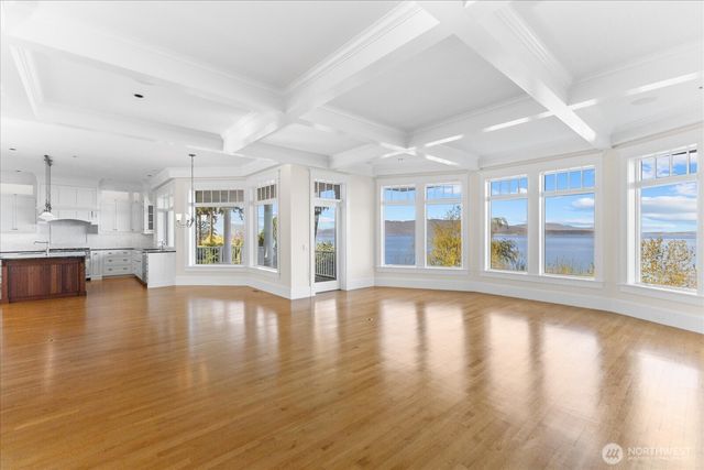 32 Shorewood Drive, Bellingham, WA 98225