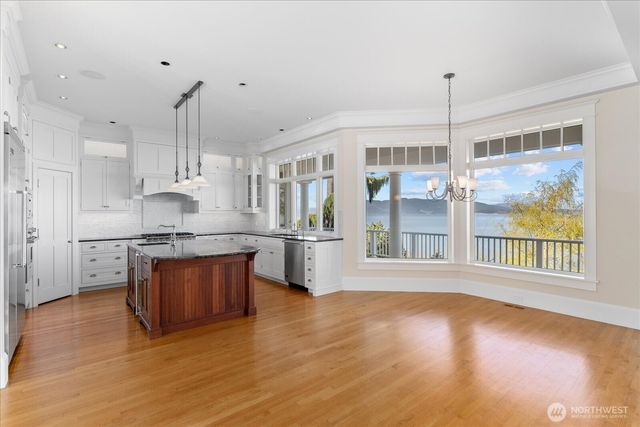 32 Shorewood Drive, Bellingham, WA 98225