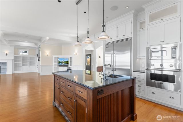 32 Shorewood Drive, Bellingham, WA 98225
