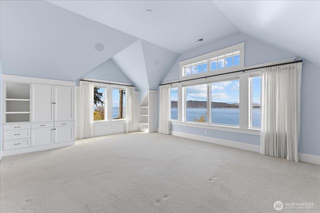 32 Shorewood Drive, Bellingham, WA 98225