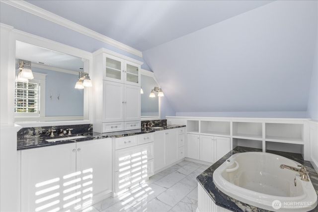 32 Shorewood Drive, Bellingham, WA 98225