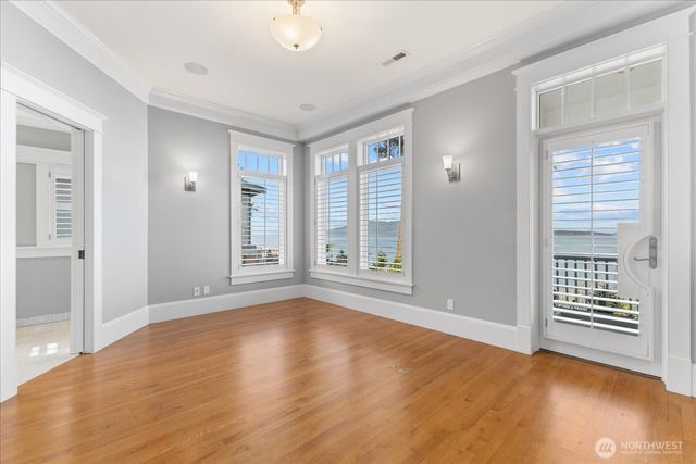32 Shorewood Drive, Bellingham, WA 98225