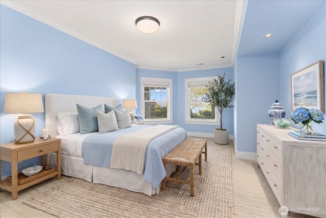 32 Shorewood Drive, Bellingham, WA 98225