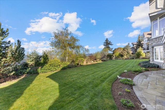 32 Shorewood Drive, Bellingham, WA 98225