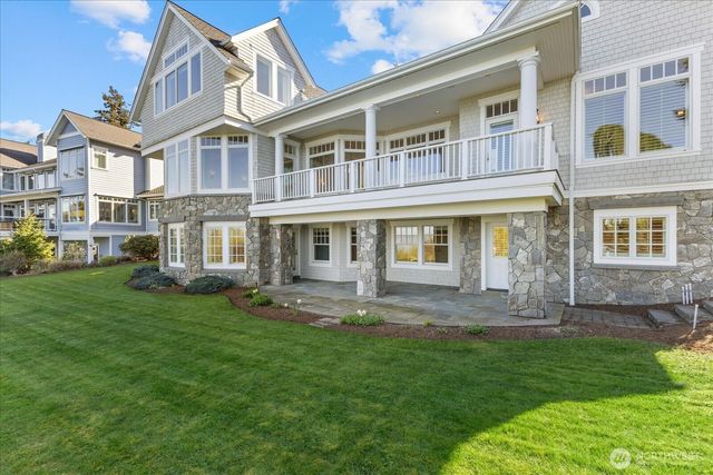 32 Shorewood Drive, Bellingham, WA 98225