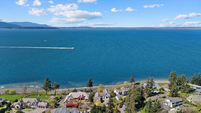 32 Shorewood Drive, Bellingham, WA 98225