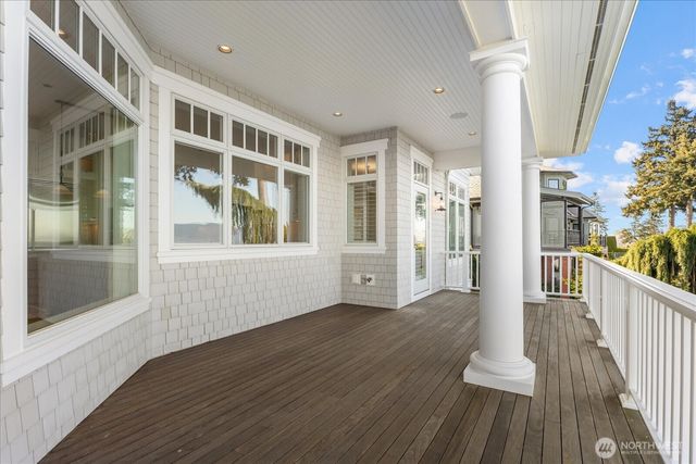 32 Shorewood Drive, Bellingham, WA 98225