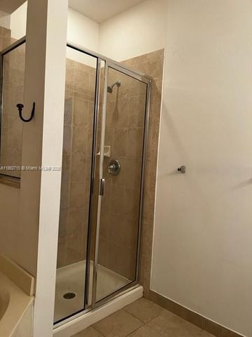 608 NE 33rd Ter 608, Homestead, FL 33033