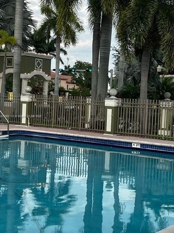 608 NE 33rd Ter 608, Homestead, FL 33033