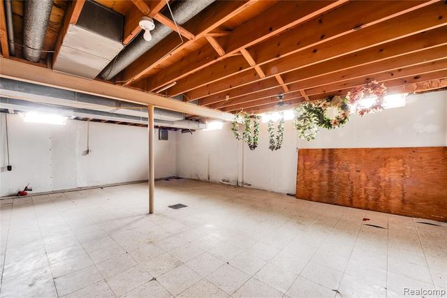 12136 Brougham Drive, Sterling Heights, MI 48312