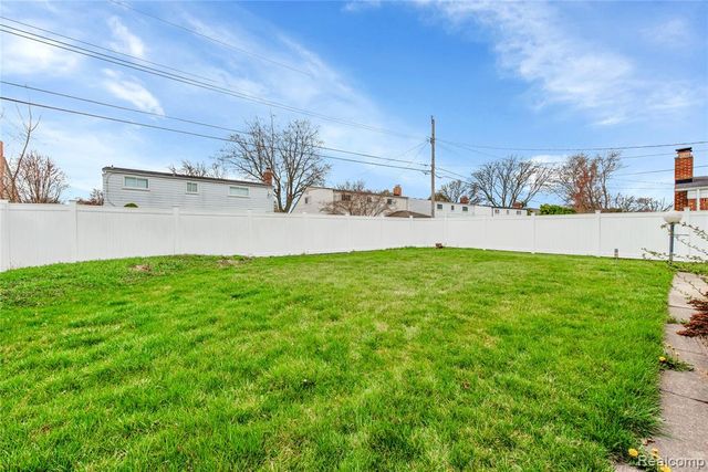 12136 Brougham Drive, Sterling Heights, MI 48312