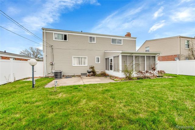 12136 Brougham Drive, Sterling Heights, MI 48312