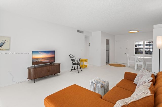 3209 S Ocean Dr 2M, Hallandale Beach, FL 33009