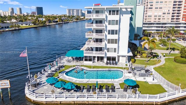 3209 S Ocean Dr 2M, Hallandale Beach, FL 33009
