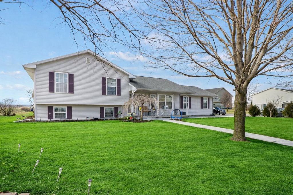 714 WARNER Street, Columbus, WI 53925