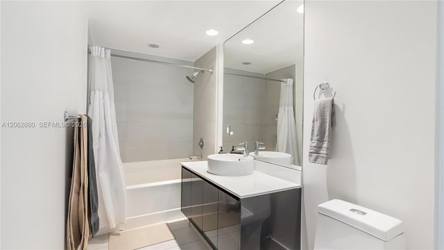31 SE 6th Street 1708, Miami, FL 33131