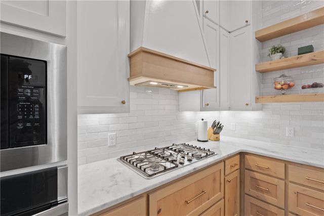 5001 Greenstone Way, Bryan, TX 77802