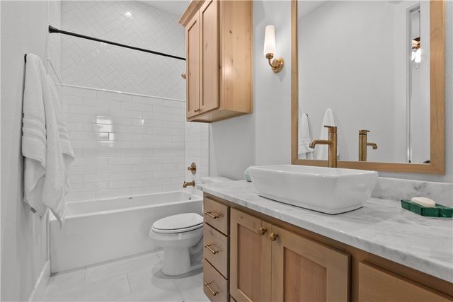 5001 Greenstone Way, Bryan, TX 77802