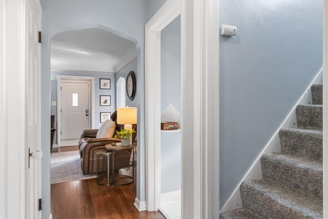 1840 Hampton Road, Grosse Pointe Woods, MI 48236