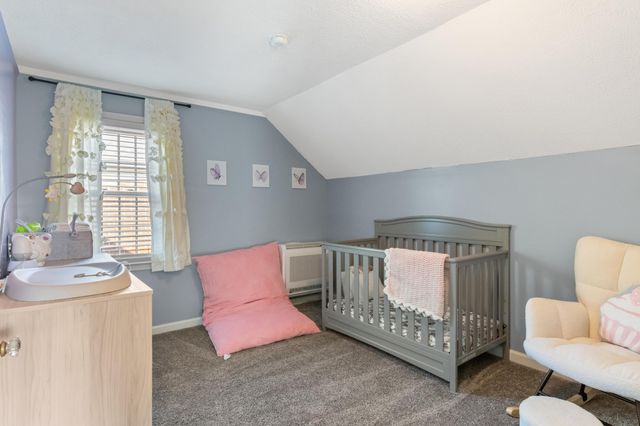 1840 Hampton Road, Grosse Pointe Woods, MI 48236