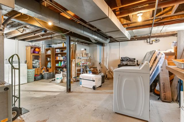 1840 Hampton Road, Grosse Pointe Woods, MI 48236