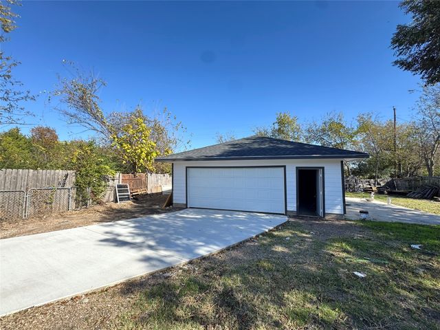 3824 Patman Street, Lancaster, TX 75134