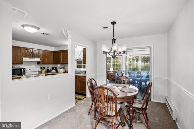 16 ANDOVER CT, Southampton, NJ 08088