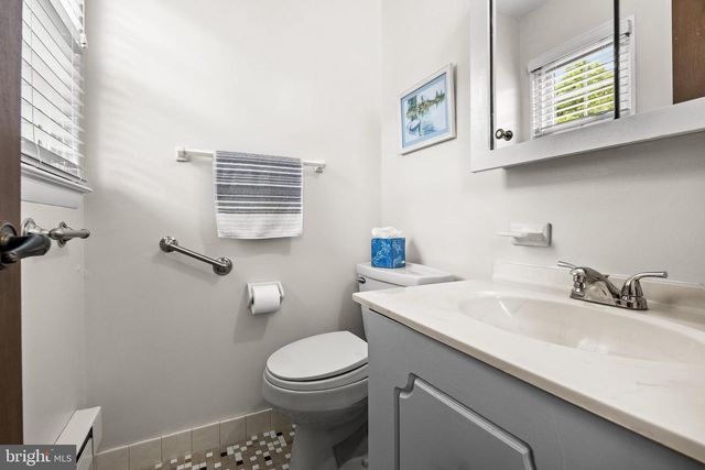 16 ANDOVER CT, Southampton, NJ 08088