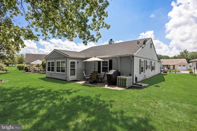 16 ANDOVER CT, Southampton, NJ 08088