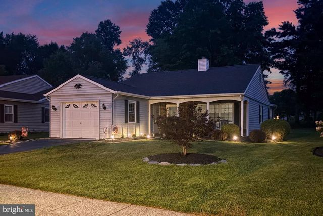 16 ANDOVER CT, Southampton, NJ 08088