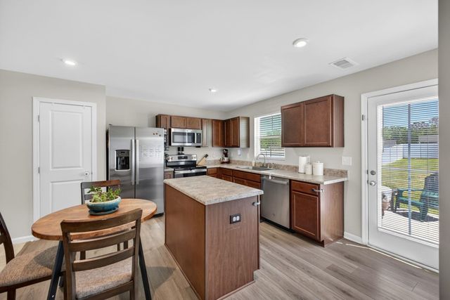 2034 Evanston Drive, Wellford, SC 29384