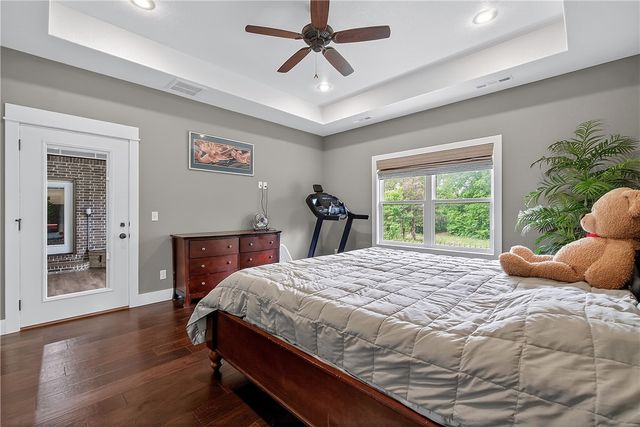 1801 N Candleshoe Drive, Fayetteville, AR 72701