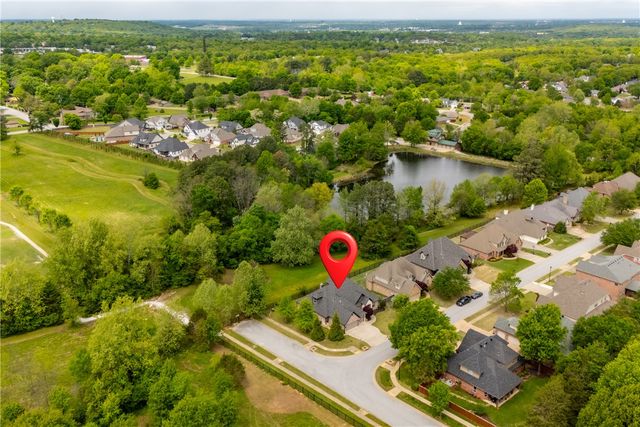 1801 N Candleshoe Drive, Fayetteville, AR 72701