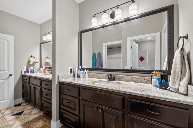 1801 N Candleshoe Drive, Fayetteville, AR 72701
