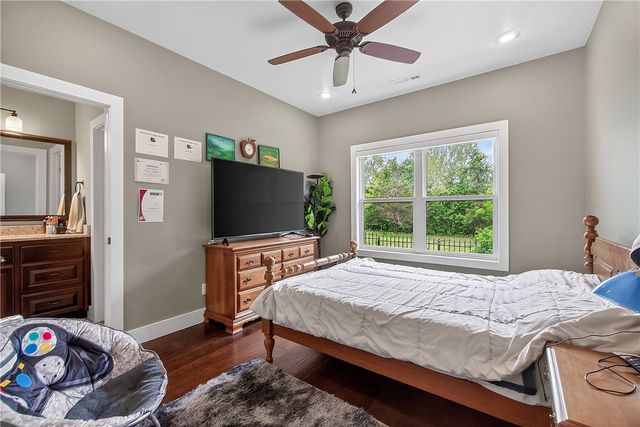 1801 N Candleshoe Drive, Fayetteville, AR 72701