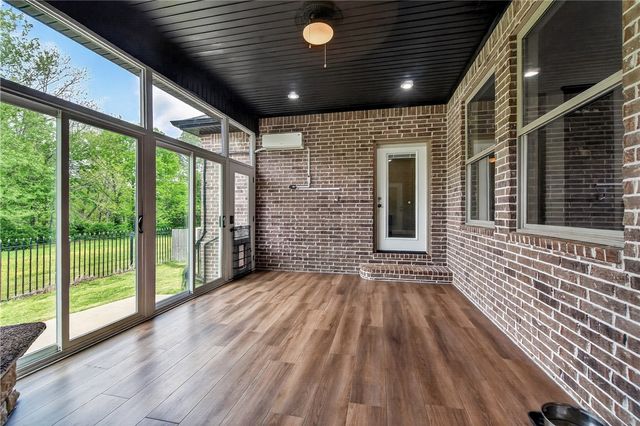 1801 N Candleshoe Drive, Fayetteville, AR 72701