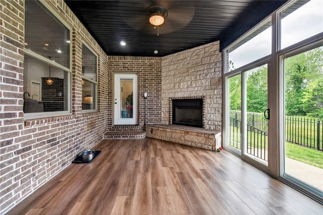 1801 N Candleshoe Drive, Fayetteville, AR 72701