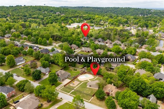 1801 N Candleshoe Drive, Fayetteville, AR 72701