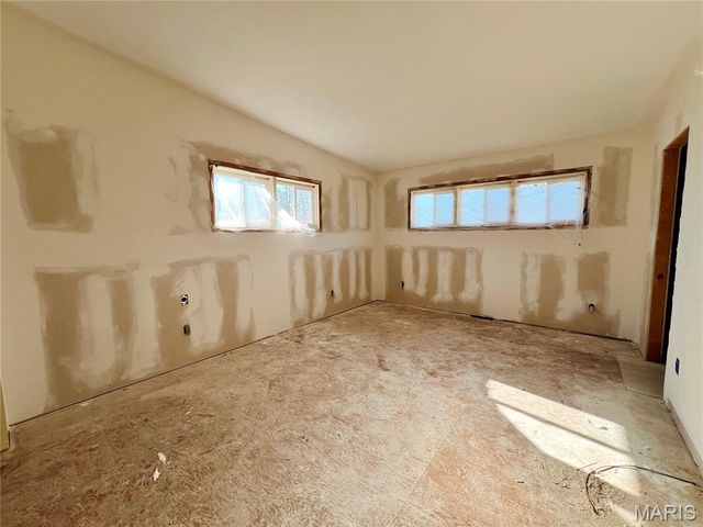 1029 N Woodland Drive, Dexter, MO 63841